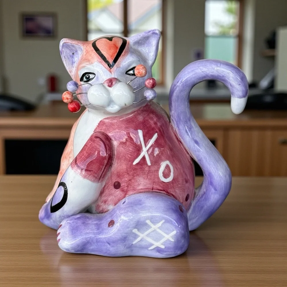 Annaco Creations WhimsiClay Cat Figurine Fancy XO Hearts Collectible 2003